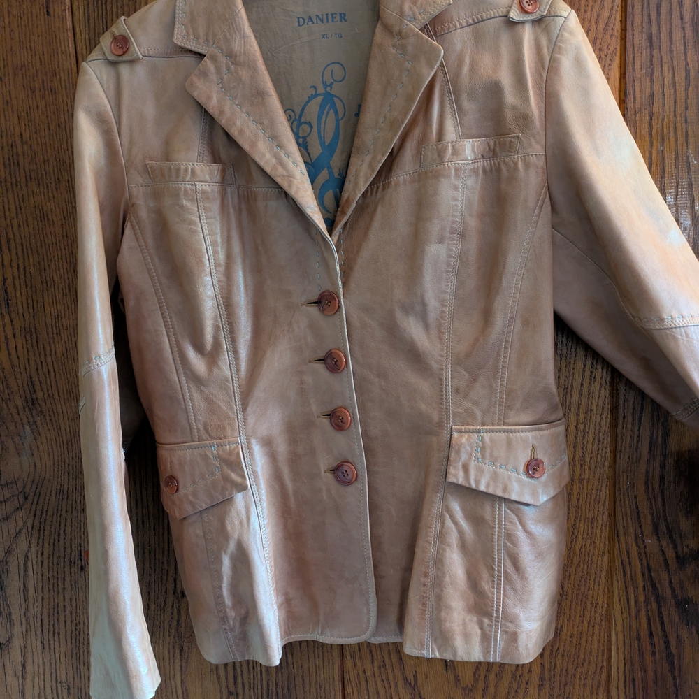 Danier Women's Tan Leather Jacket